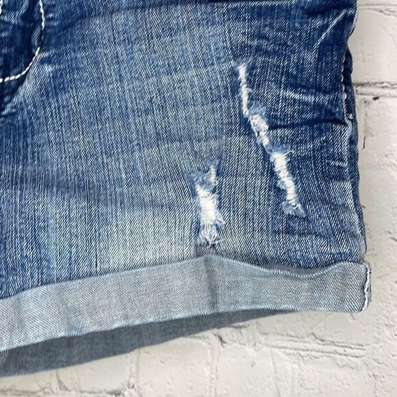 Premium Vanity Collection Women’s Distressed Rolled Hem Jean Shorts size 29 - Picture 2 of 5